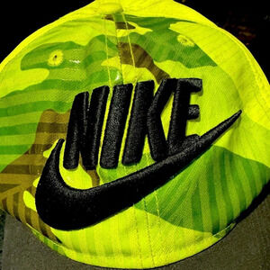 Nike True lime camo green black swish textured adjustable basebell cap hat rare